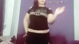 نجمات البورن العربيات الناريات يظهرن حركاتهن: من رقص البالي إلى التغويق العميق