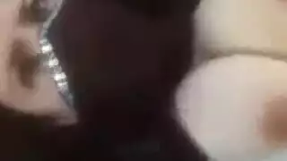 عاهرة منتقبة تطالب بهزات متعددة