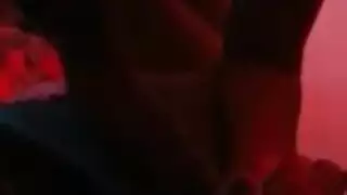 حزم على مثليه البظر الاستلقاء تحت أشعة الشمس