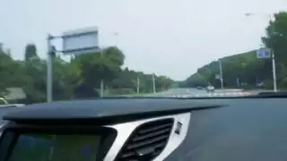 خنثى شهواني يئن على قضيب كبير