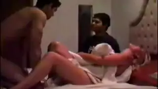 تشريح إكس إكس إكس: أقضية مختونة وغير مختونة جنباً إلى جنب