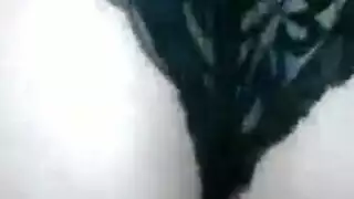 منزل متنقل: استمناء ومص قضيب ثم وضعية كلابية قاسية