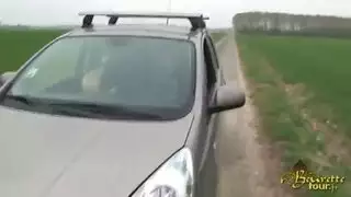 الديوث الشاب يرى حبيبته تأخذ إيلاج مزدوج