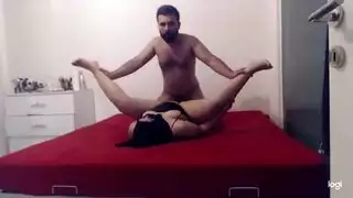 يغتصب منقبة وينيكها وهيا لابسه النقاب وتتمتتع في زبو