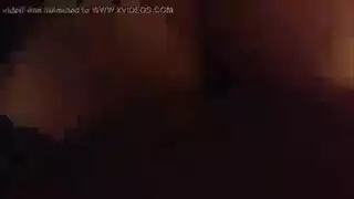 فتاة ثنائية اللغة تُمارس الجنس بقوة في كابينة الترجمة