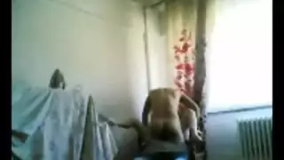 مراهقة عربية في فعل جنسي عنيف صريح