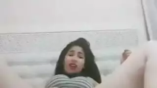 مص متطرف: فتاة مغربية تختنق على زب إباحي قاس
