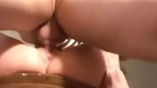 تدليك خبير للقضيب يؤدي إلى هزة جماع شديدة قبل الجنس