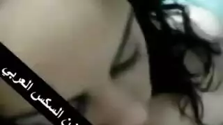 فحص شرجي مصري: تفتح مؤخرتها للطبيب