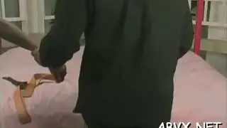 ترقص مع ابناها