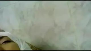 مراهقة عذراء عربية تمارس جنسًا عنيفًا وتنتهي بالقذف داخليًا