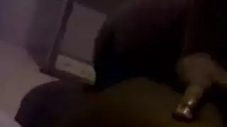 فتى الشارع الوسيم يحصل على لعبة ذهبية من إلهة الأقدام الشقراء