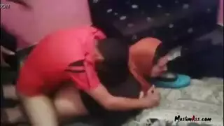 خيال gangbang: أربعة طلاب عرب في إباحية عنيفة