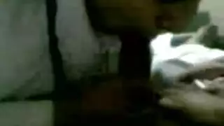 ثعلبة محجبة تمص بقوة وتشرب سائله المنوي