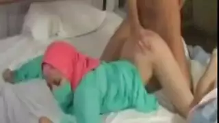 زبون ينيك فم محجبة حتى ينزل