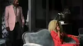 أفلام إكس إكس إكس قديمة: زوجة الأب تُغوى وتُمارس الجنس