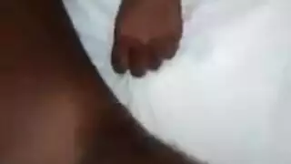 الجميلة السوداء صغيرة الصدر بام بروكس تتعرض للجنس الفموي والركوب من الخلف