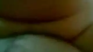 سكس مصري قاسي: ماريام تهز طيزها السمين على زب صلب