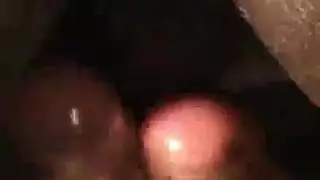 فيلم إباحي يعرض مشاهد جنسية قوية