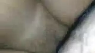 شقراء مراهقة تختنق من زب كبير