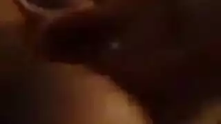 شيكا لطيف تشيكا يضع لامتصاص