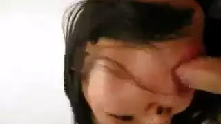 يمسك موخره اخته