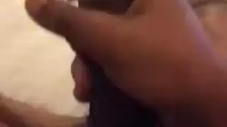 ذهب الرجل قرنية إلى مكان أفضل صديق له ودعا صديقته للانضمام إلى رجاله