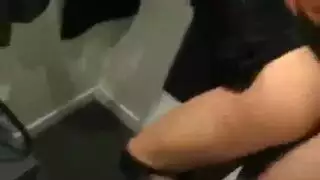 شقراء تنيك زميلها بوضعية الكلب طيزها المستديرة تهتز