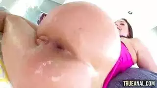 أنجيلا البنانيه