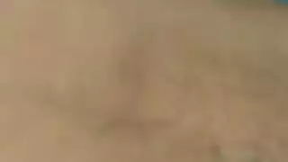 قضيب الجار الصلب يملأ مهبل المثلية المبلل