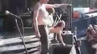 معرض قضيب ضخم على موقع بورن