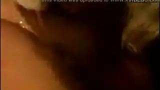 حلق فتاة مراهقة يتعرض للتمزيق