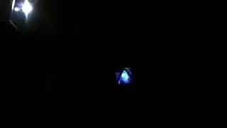 فعل فم لفم مبلل مع فتاة آسيوية جذابة