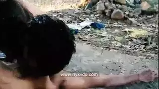 فتاة قذيفة تمت ممارسة الجنس بأصابعها في تمثيلية اتهام