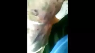 نيك خفي في الحافلة: كس يُضرب من الخلف