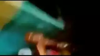 ثلاثي مراهقين: أولاد ينكّون قضيب كبير لملكة متحولة