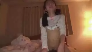 فتح كس بنت يابانيه وخروج دم