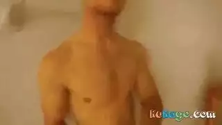 ممارسة ساخنة و تهييج لإمرأة مربوطة مع السرير