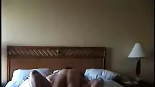 مص قاسٍ: الأب يأخذ ديكًا كبيرًا