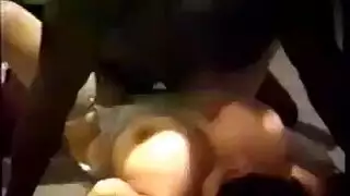 فحول سود ينيكو بنت في المسبح