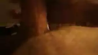 مشهد سحاقي صريح: فتاة ذات مؤخرة كبيرة وصديقتها في جنس عنيف