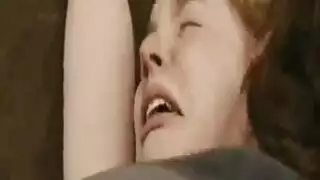 ممثل إبوني متحرر: شرج عميق وجنس خشن