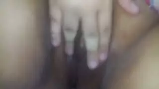 تحفيز البظر الكبير والاهتزاز في العادة السرية الإباحية