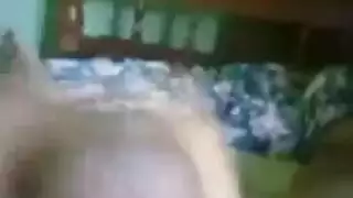 يحصل الابن على جنس شرجي في عيد ميلاده من أمه الآسيوية المثيرة