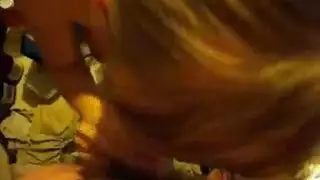 طالبة جامعية محبة للعلم تشارك في فعل سحقي مثلي جنسي صريح مع صديقتها المثيرة