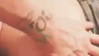 لاتينية ذات أثداء كبيرة تُمارس الجنس بقوة وتُملأ