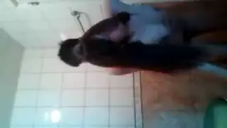 جنس شرجي قاسي: مراهقة تتحمله بعمق من أجل صديقها