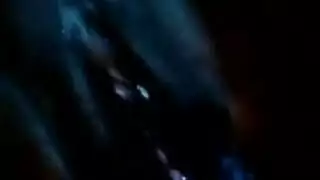 جنس عارض: بستانية مراهقة تخدم رجالاً أكبر سناً بجوارها