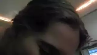 عاهرة شقراء في جلسة مص وجماع مكثفة