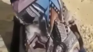 زوجة خائنة محجبة تُتبول عليها بالكامل